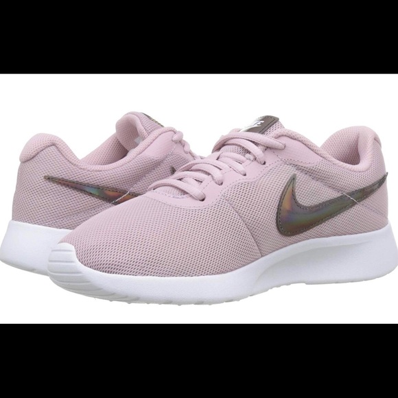 Nike Shoes - (SOLD)Nike Running 🏃‍♀️ Shoe Sz 6.5